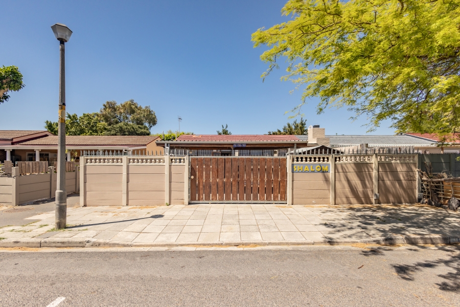 3 Bedroom Property for Sale in Groenvallei Western Cape